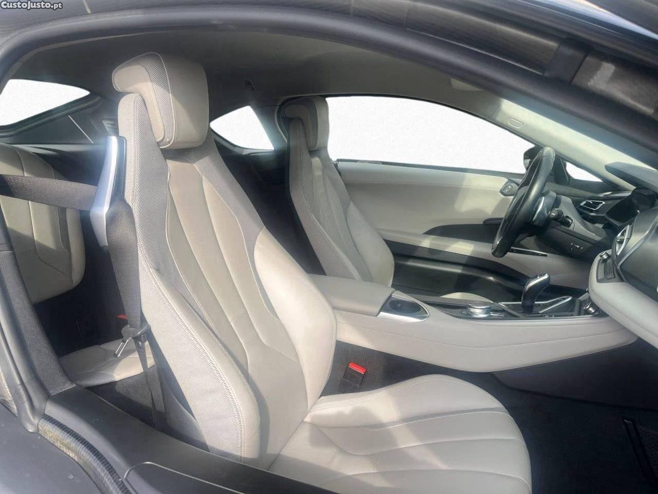 BMW i8 xDrive - 17 — photo 5