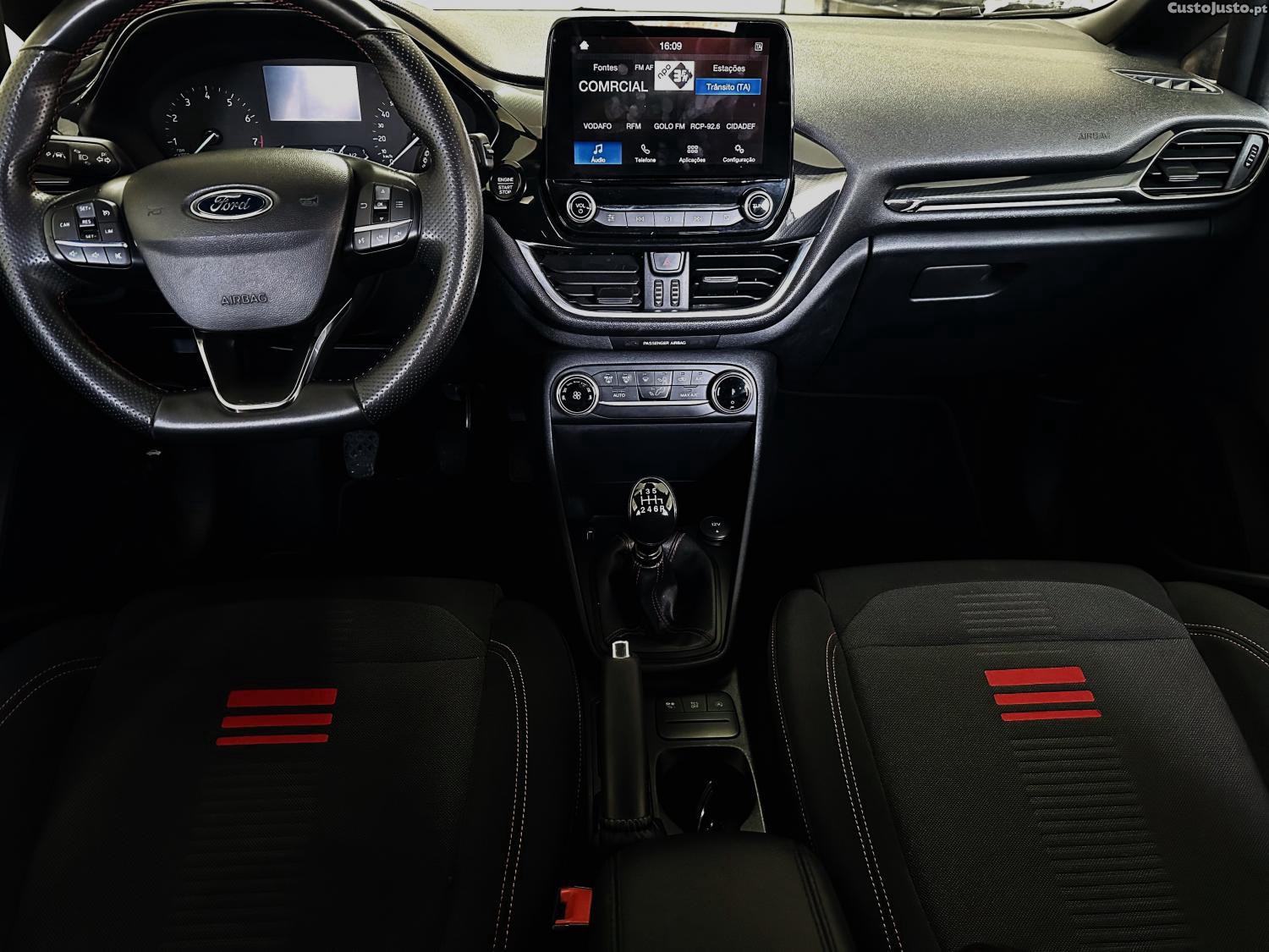 Ford Fiesta 1.0 EcoBoost ST-Line — fotografia 8