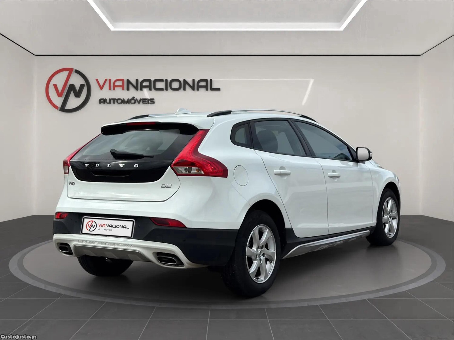 Volvo V40 2.0 D2 — fotografia 13