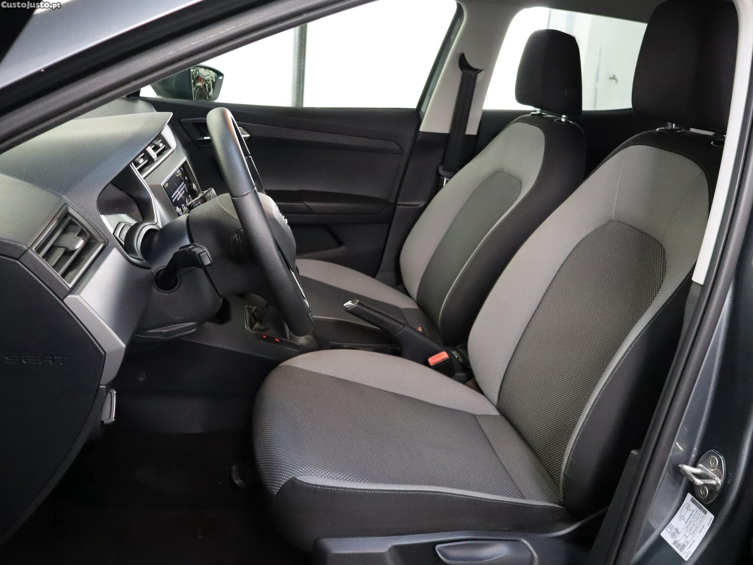 SEAT Ibiza 1.6 TDI Reference — fotografia 13