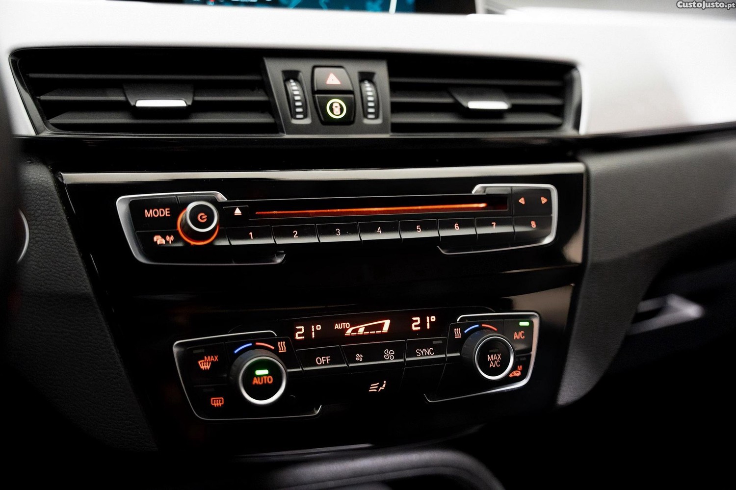 BMW X1 16 d sDrive Advantage — fotografia 9