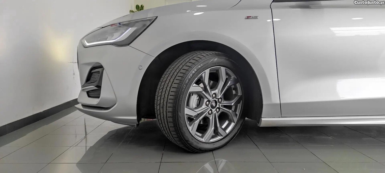 Ford Focus 1.0 EcoBoost MHEV ST-Line — fotografia 22