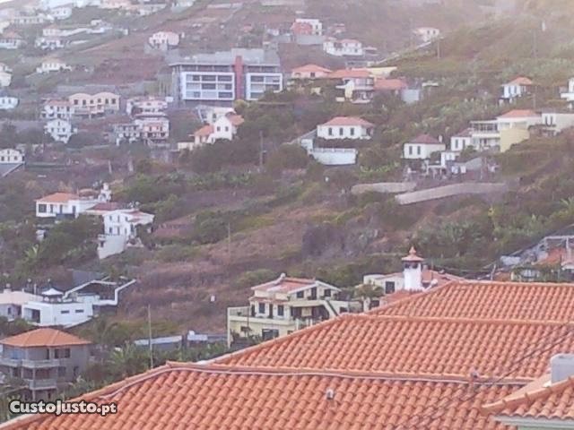 Land for sale in Câmara de Lobos, Portugal — €420,000