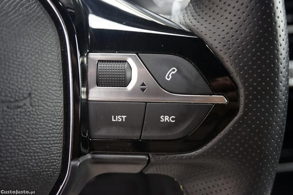 Peugeot e-2008 GT — fotografia 14