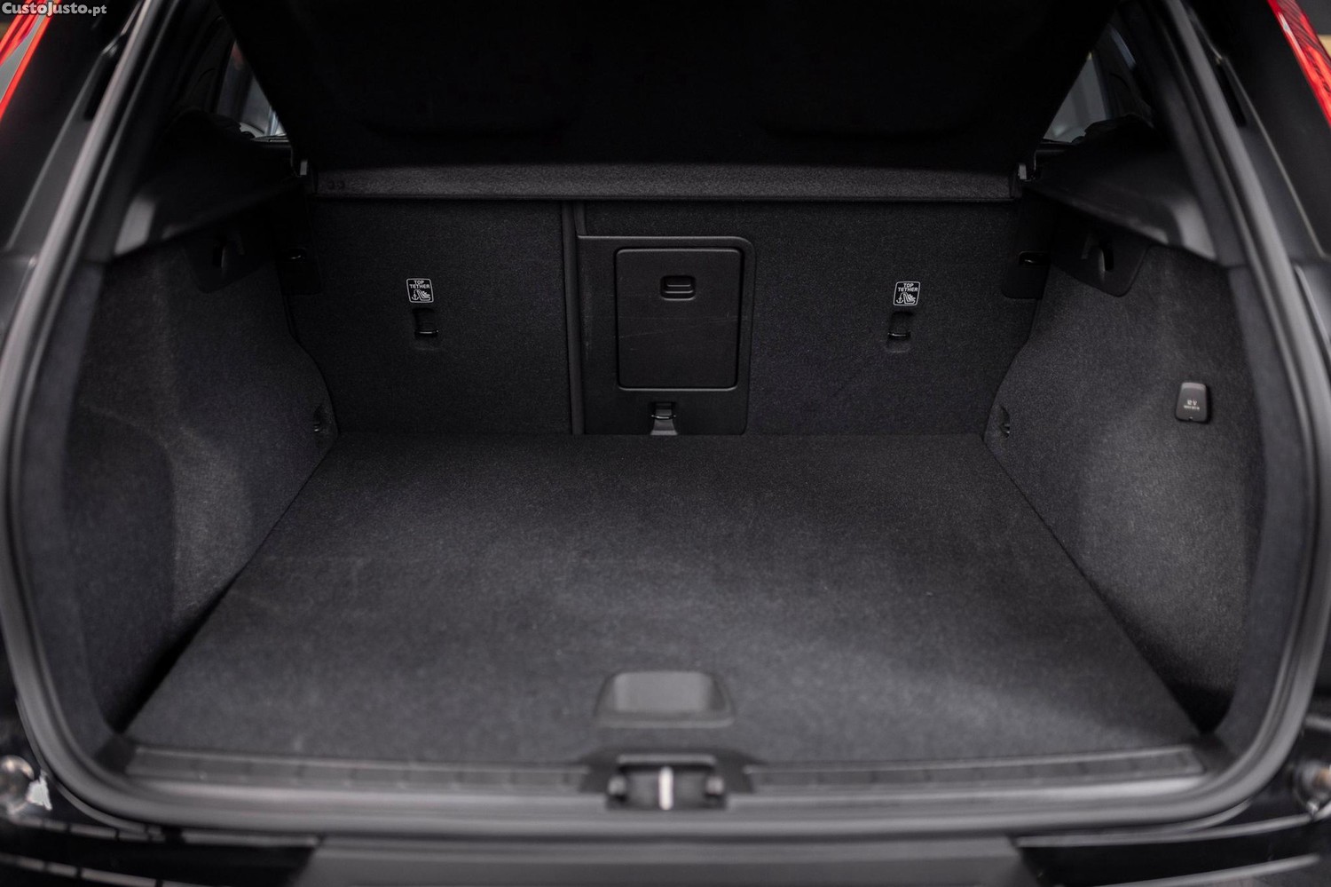 Volvo XC 40 1.5 T5 PHEV Core — fotografia 10