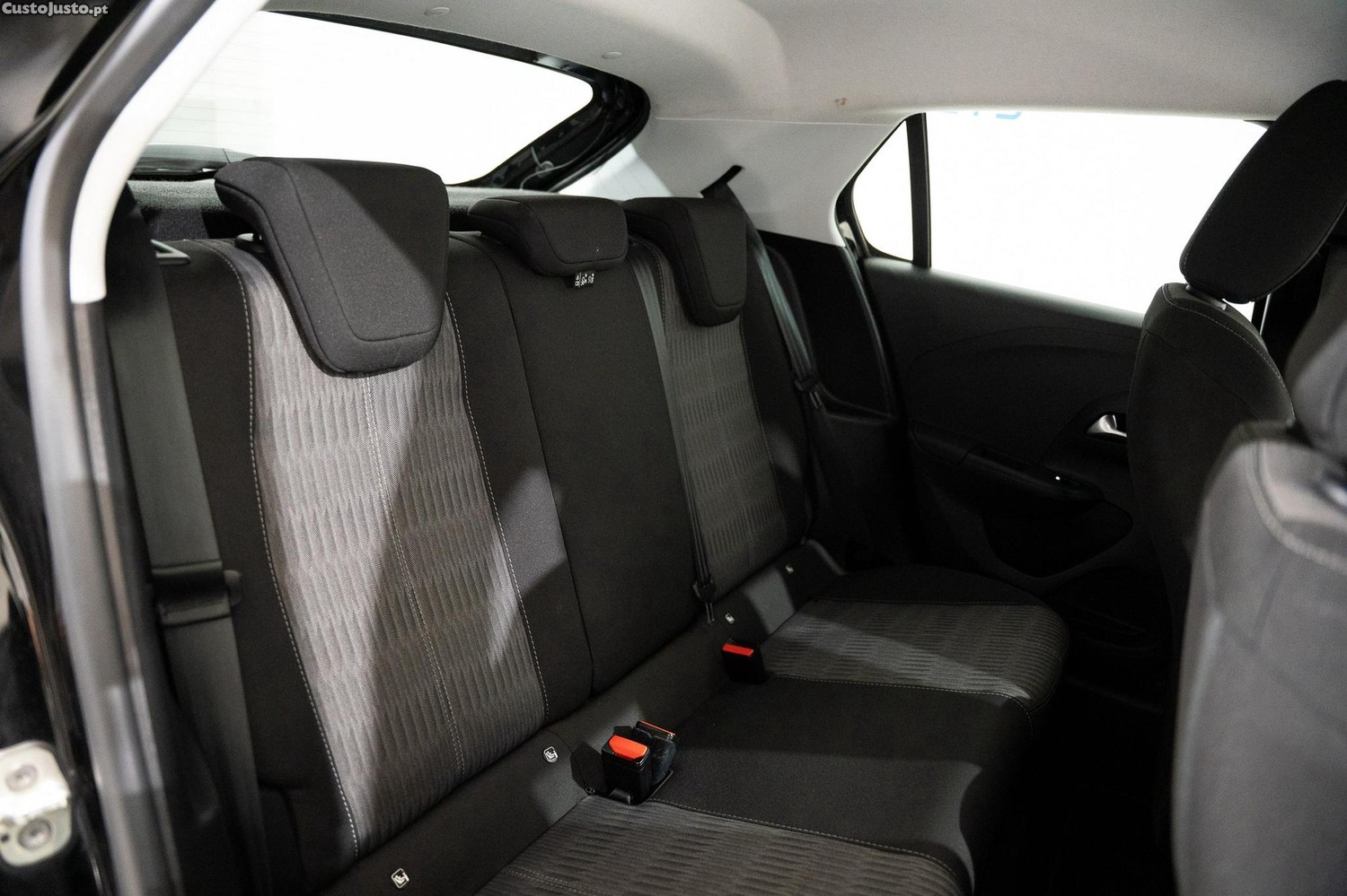 Opel Corsa 1.2 Edition — fotografia 3