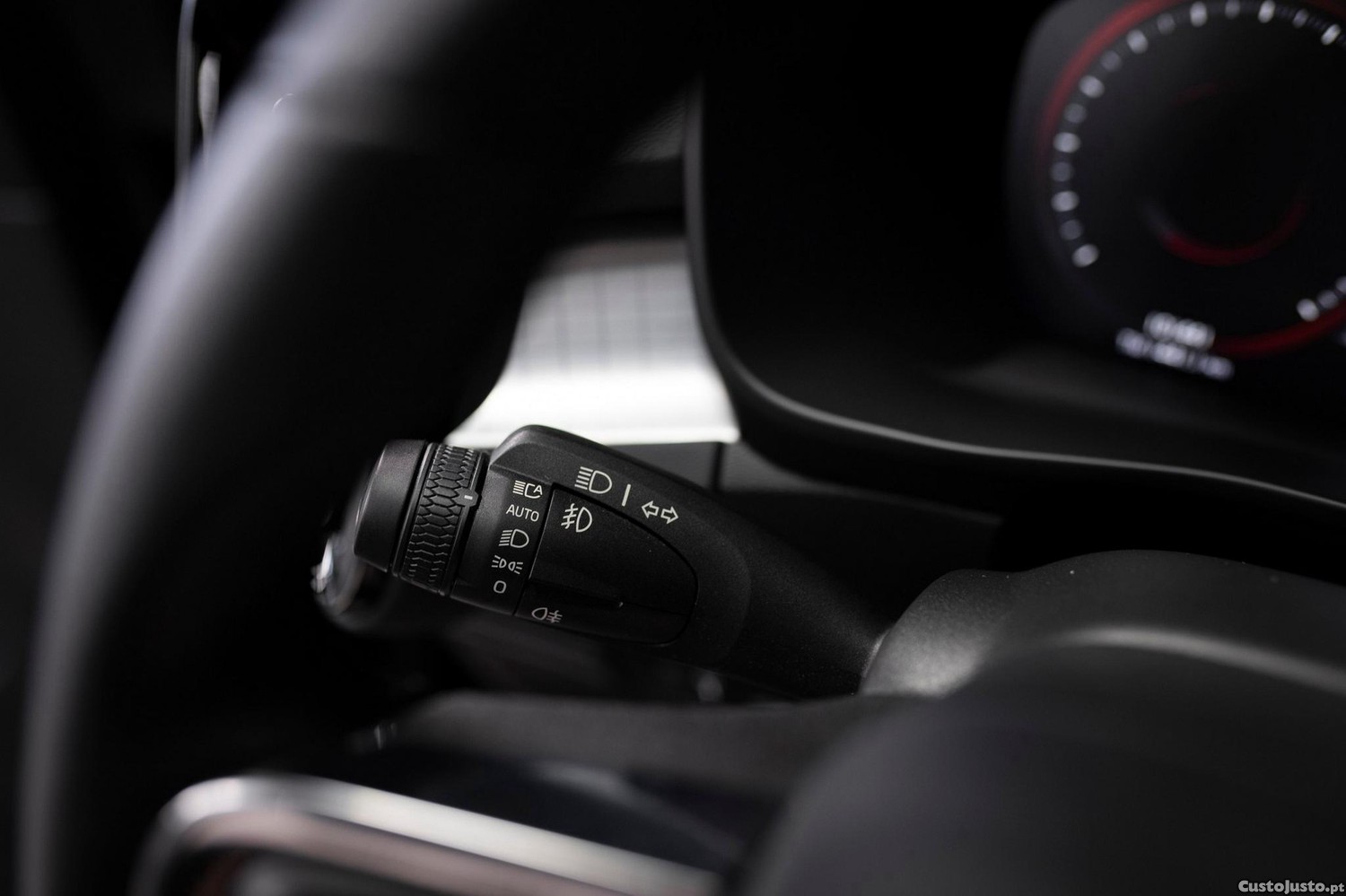Volvo XC 40 1.5 T5 PHEV Core — fotografia 3
