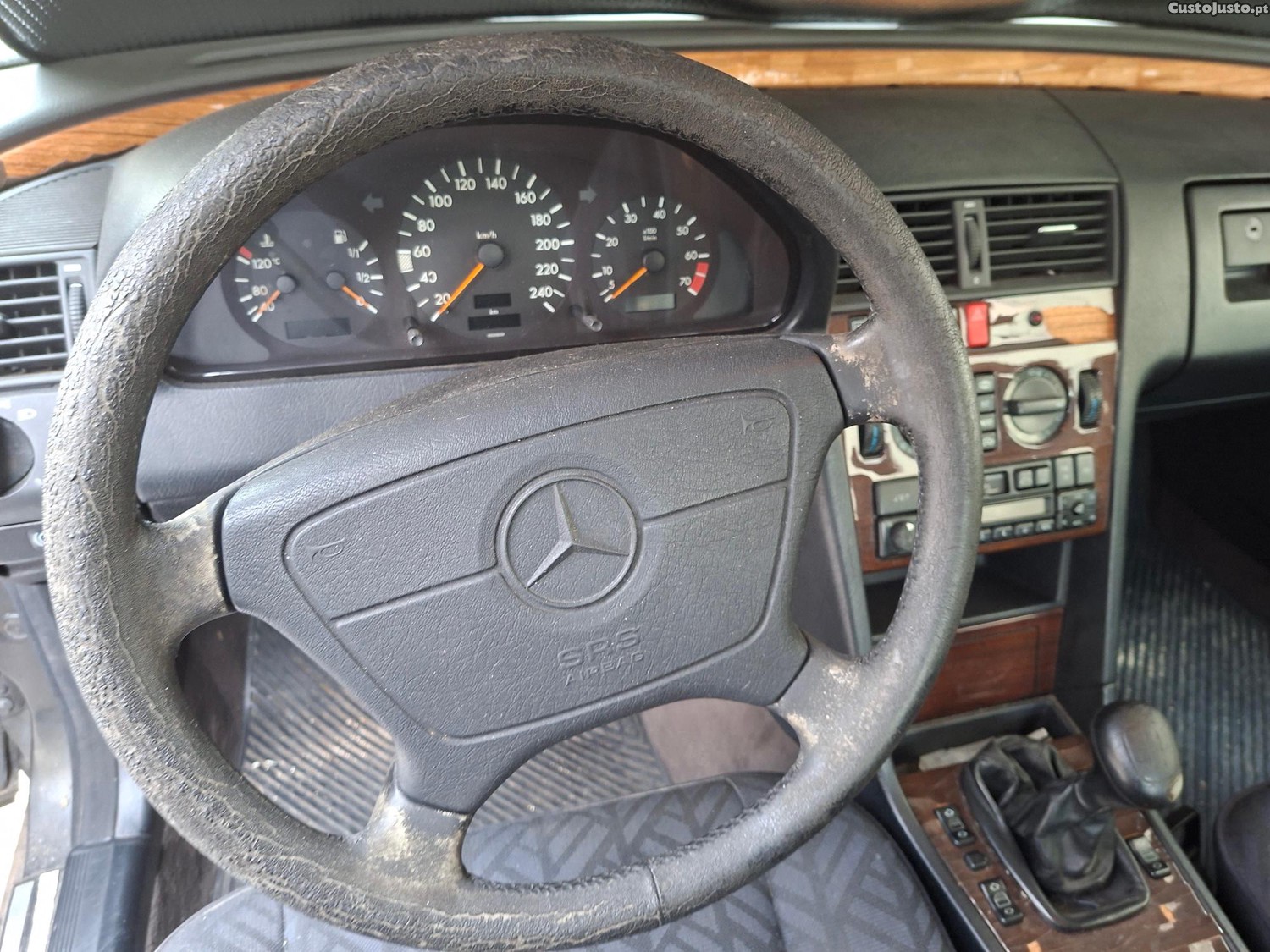 Mercedes-Benz C 180 Elegance — fotografia 3