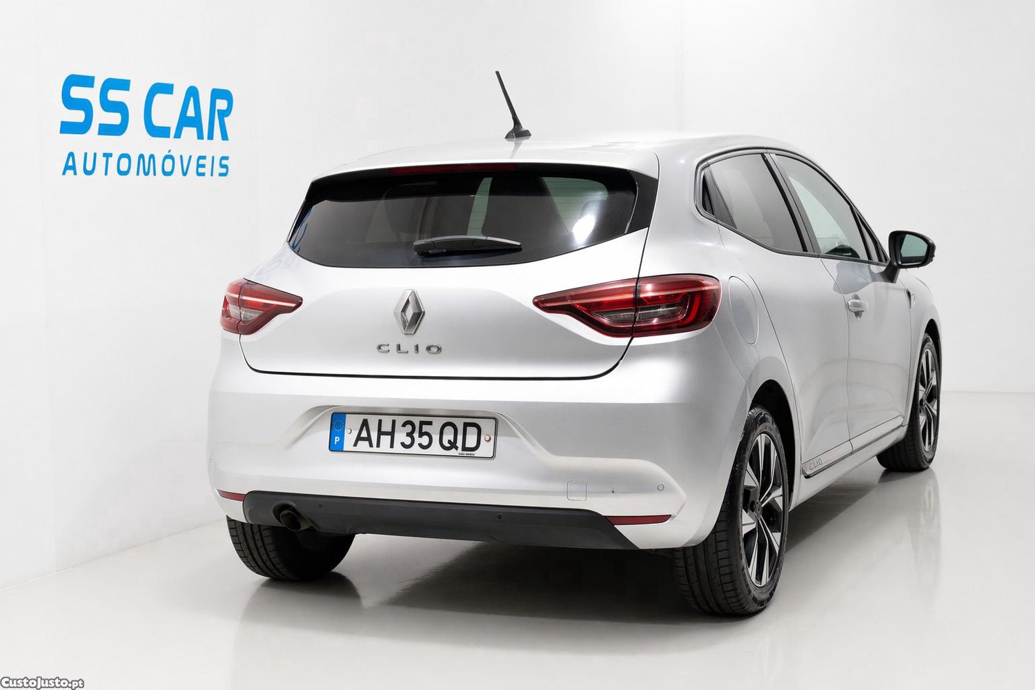 Renault Clio 1.0 TCe Limited — fotografia 17
