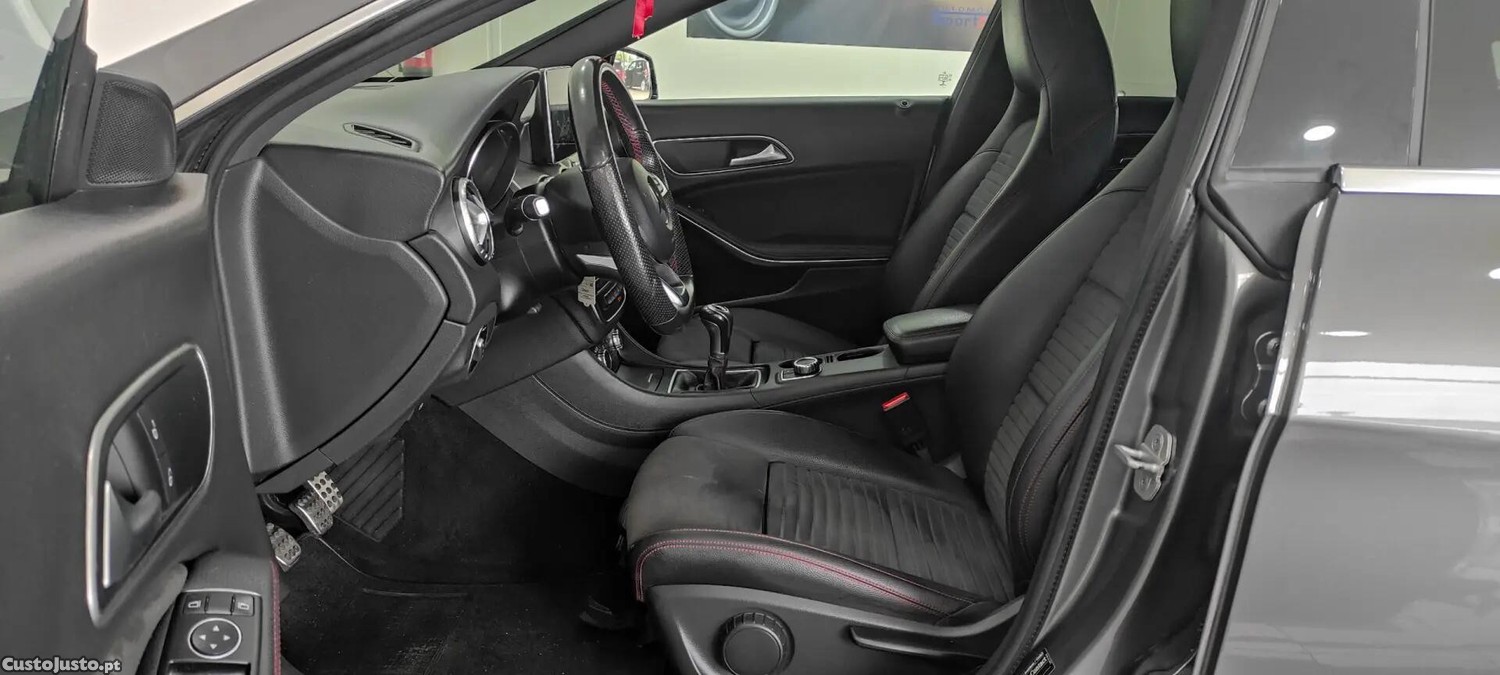 Mercedes-Benz CLA 200 d Shooting Brake AMG Line — fotografia 16