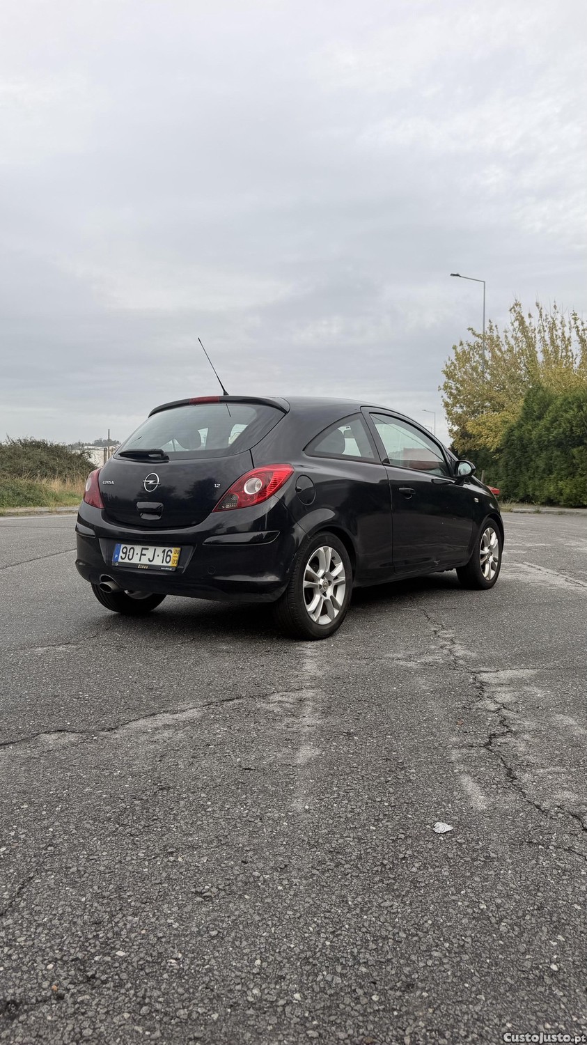 Opel Corsa 1.2 - 08 foto 3