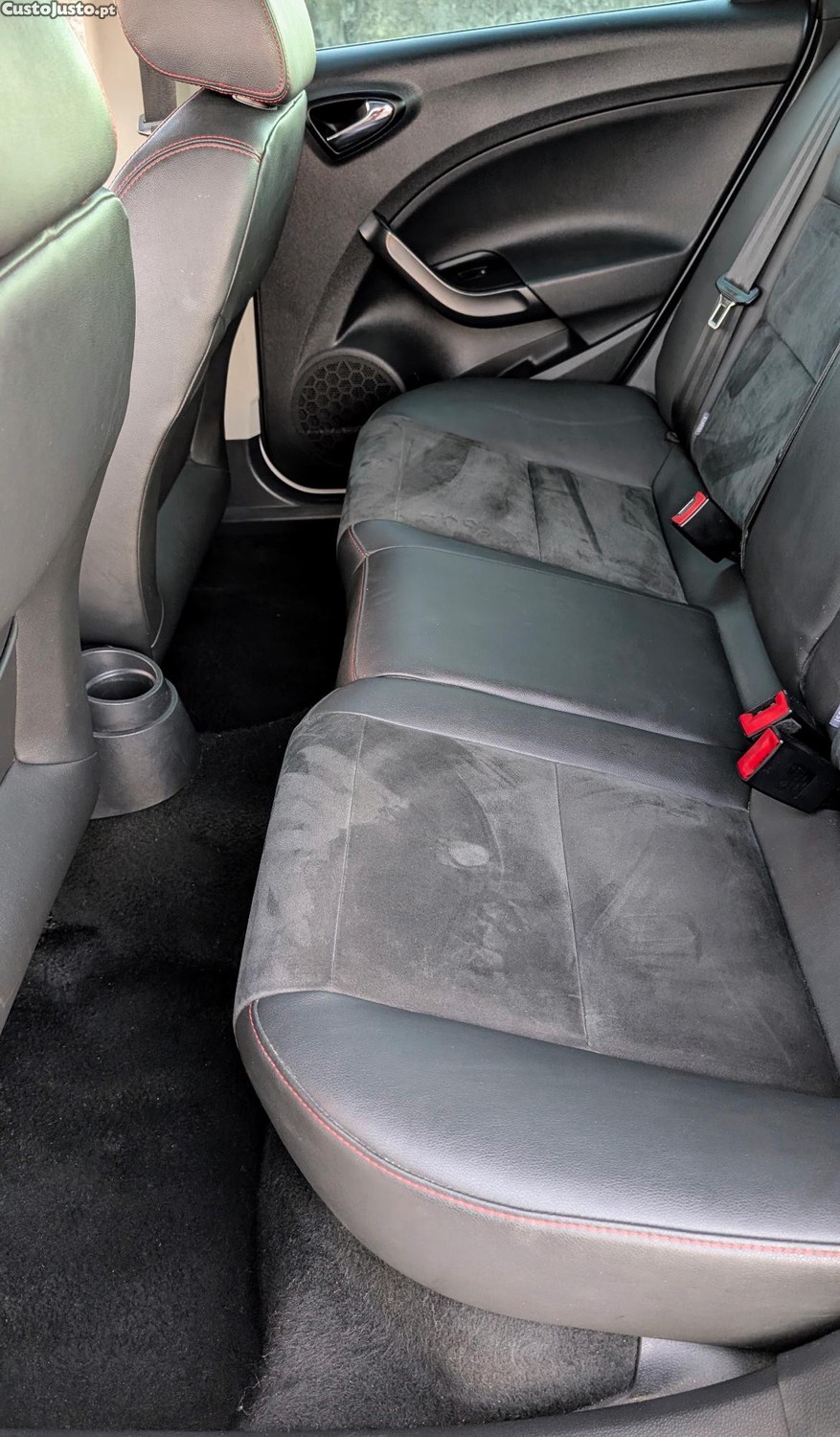 SEAT Ibiza ST 1.4 TDI FR 105 - Oportunidade! — fotografia 6