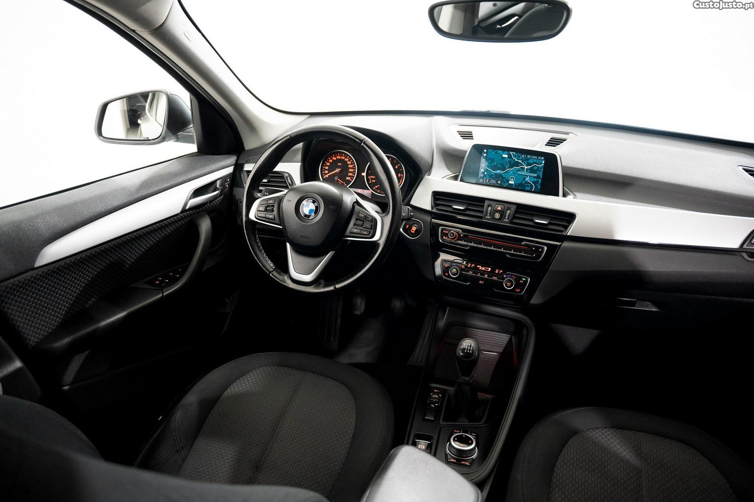 BMW X1 16 d sDrive Advantage — fotografia 12
