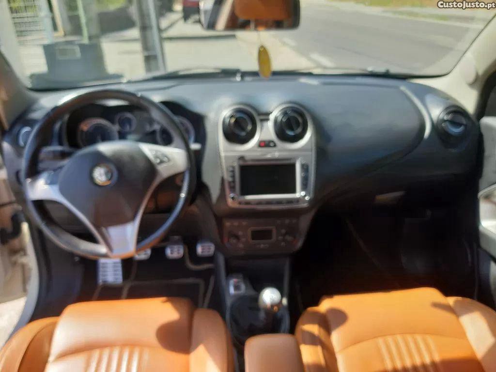 Alfa Romeo MiTo 1.3 jtd distinctive 5kq — fotografia 11