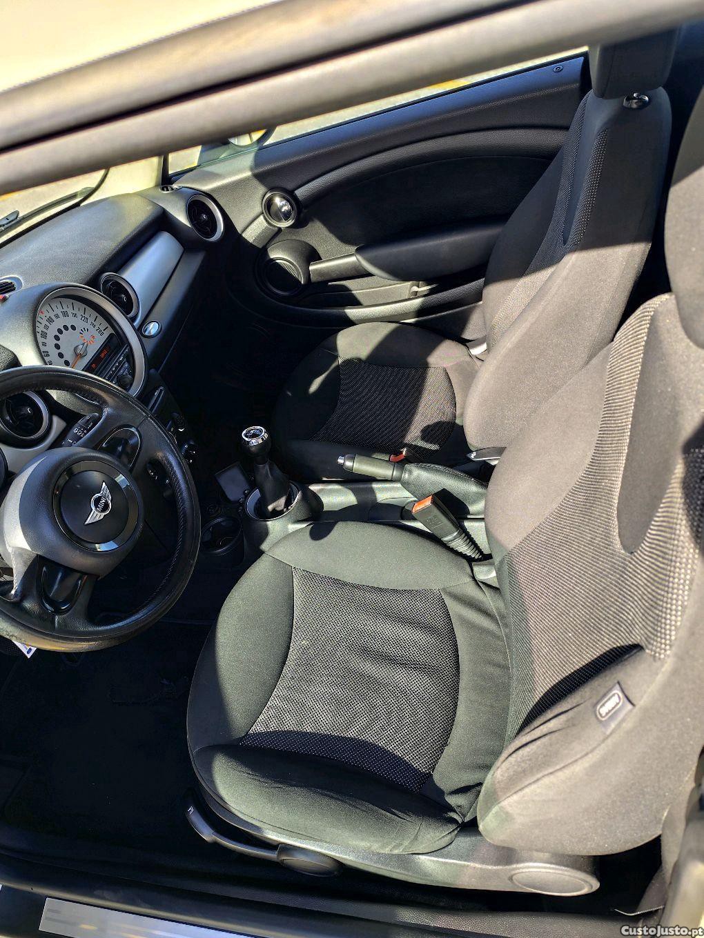 MINI Cooper one — photo 3