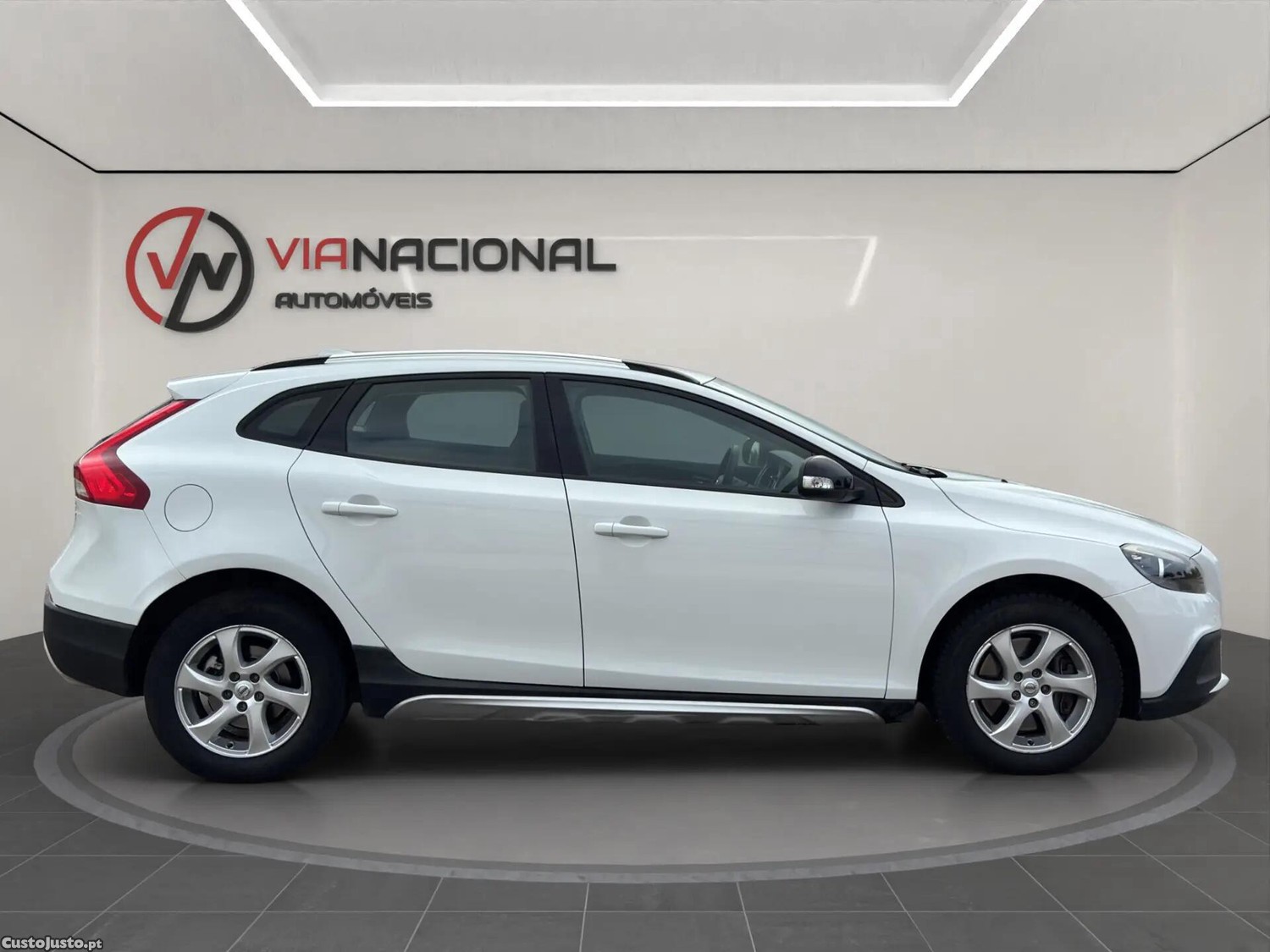 Volvo V40 2.0 D2 — fotografia 12