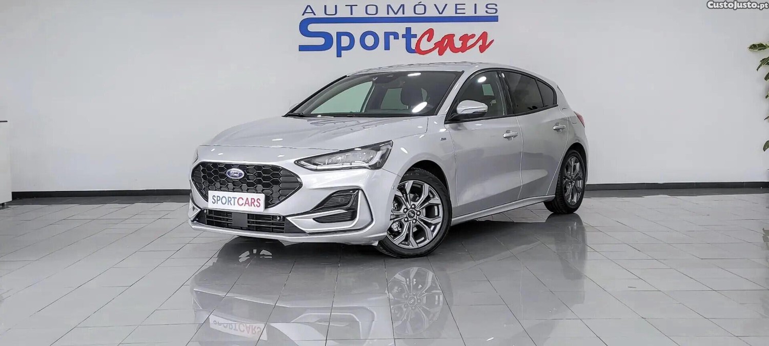 Ford Focus 1.0 EcoBoost MHEV ST-Line — fotografia 21