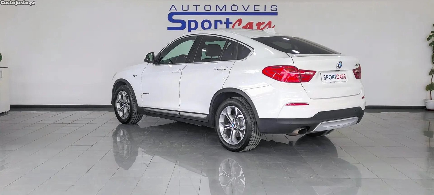 BMW X4 20 d xDrive Pack M Auto — fotografia 28