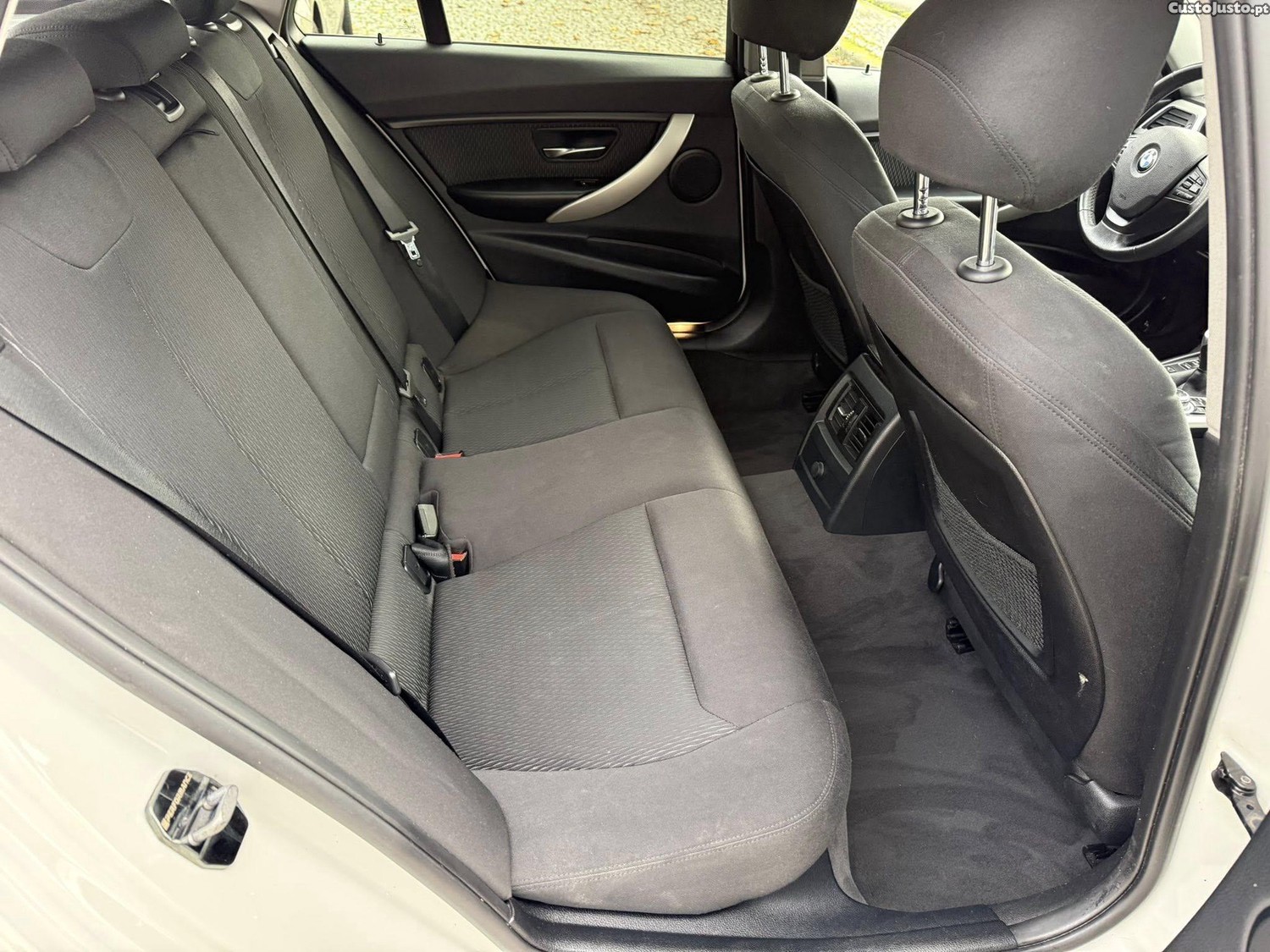 BMW 316 D Touring Line Sport — fotografia 3