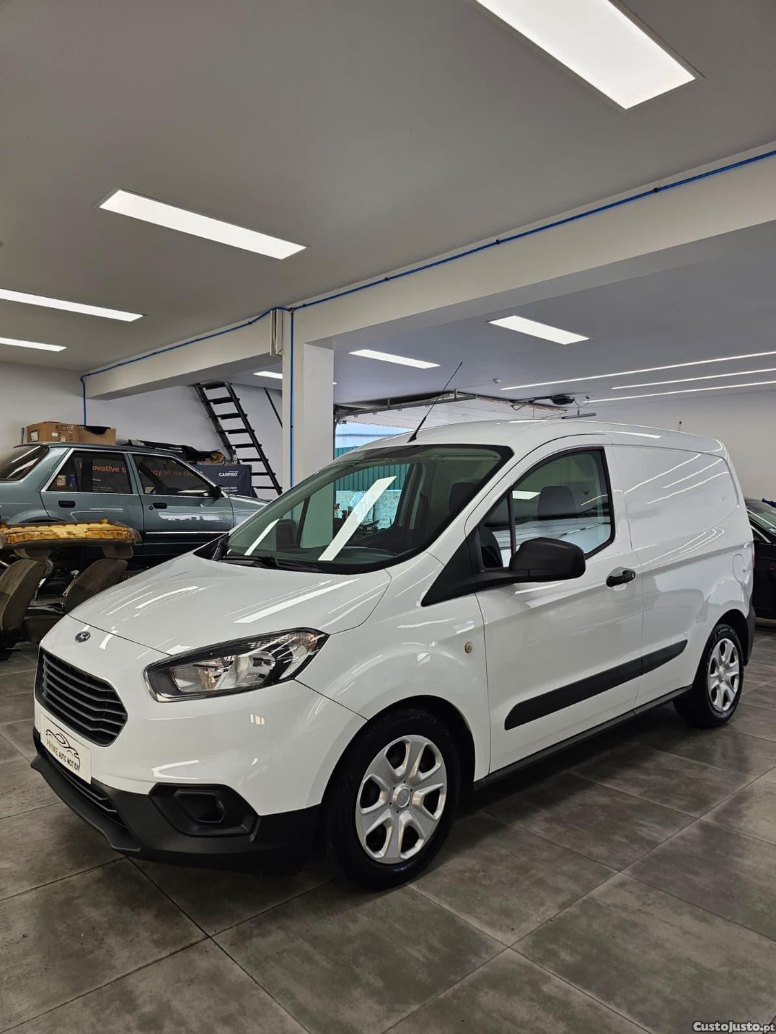 Ford Transit 2LUG-C/IVA-ACEITO TROCA — fotografia 11