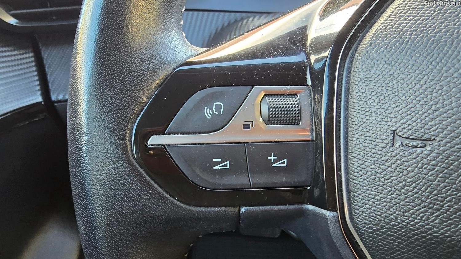 Peugeot 208 50 kWh Active — fotografia 16