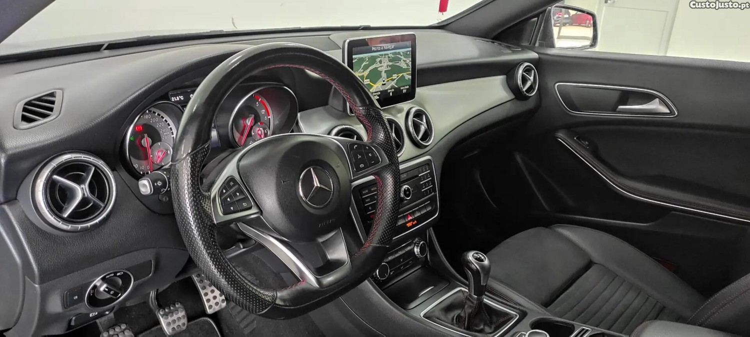 Mercedes-Benz CLA 200 d Shooting Brake AMG Line — fotografia 15