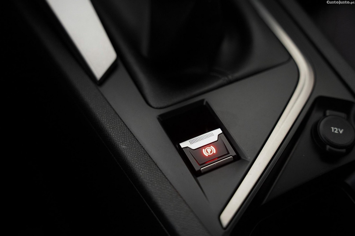 Peugeot 308 1.5 BlueHDi Active Pack — fotografia 7