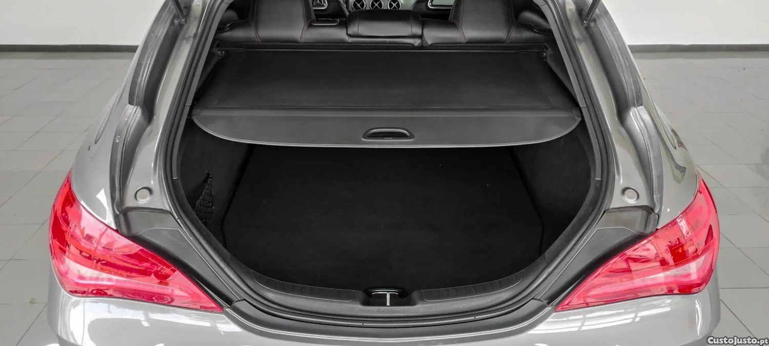 Mercedes-Benz CLA 200 d Shooting Brake AMG Line — fotografia 13