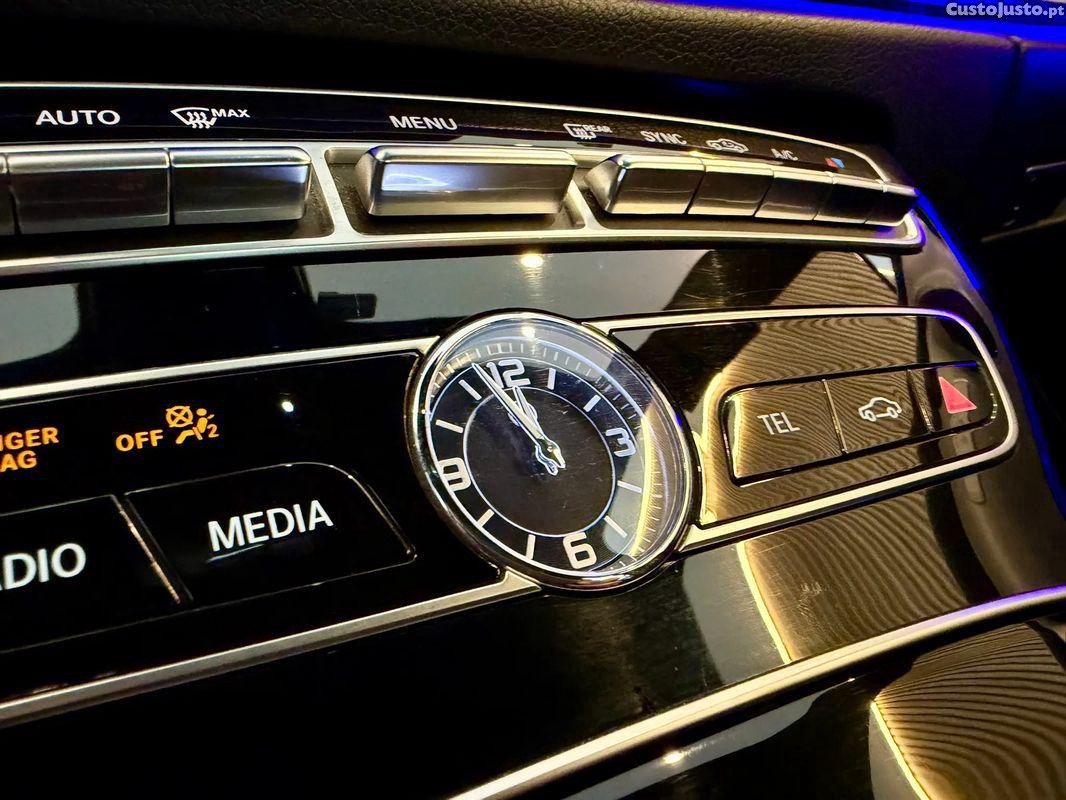 Mercedes-Benz E 220 d AMG Line — fotografia 3
