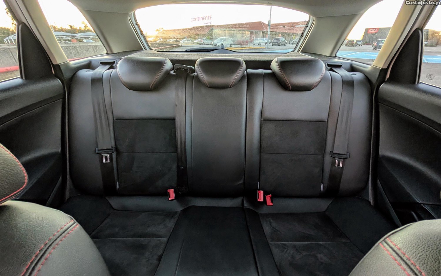 SEAT Ibiza ST 1.4 TDI FR 105 - Oportunidade! — fotografia 5