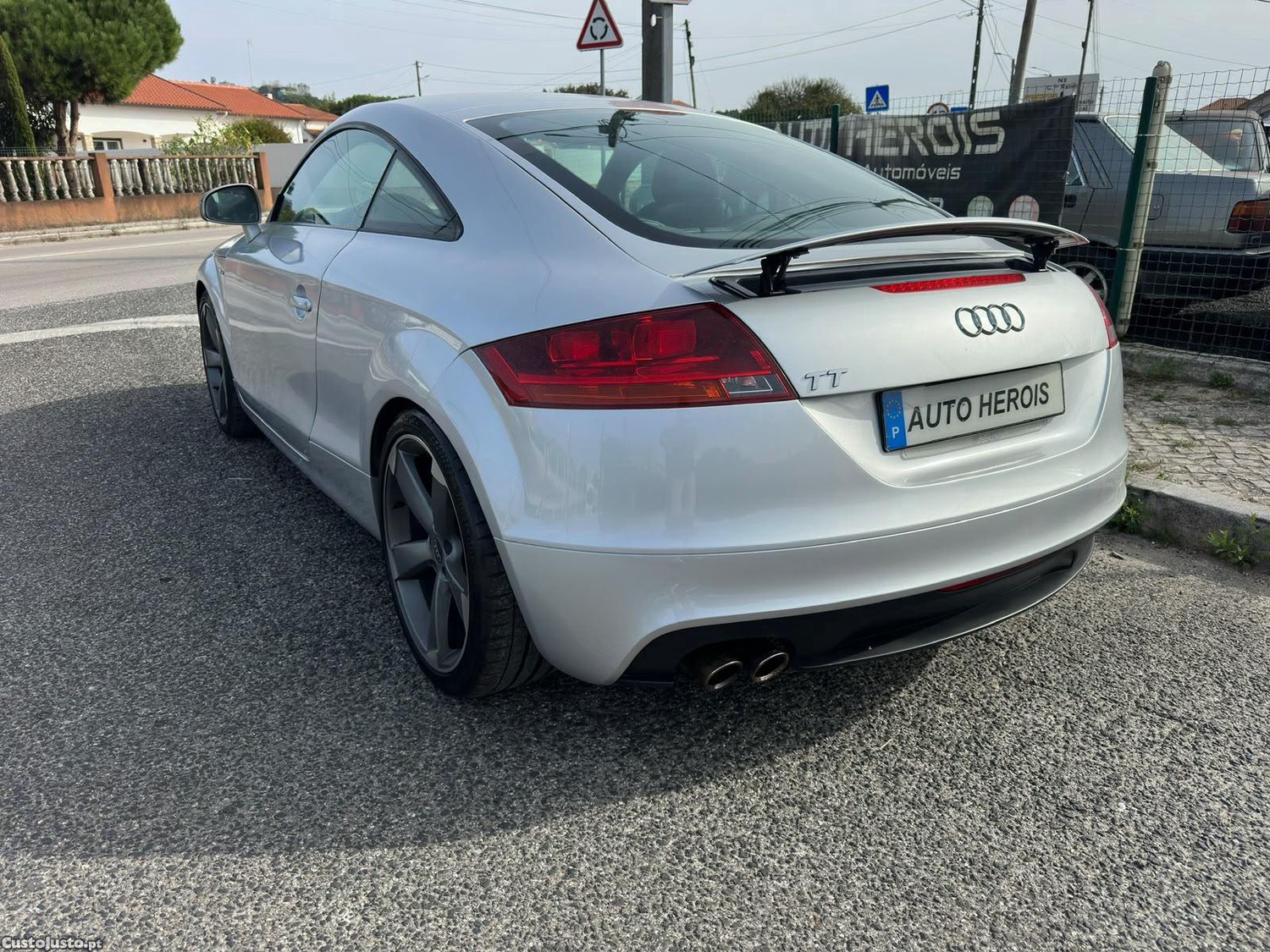 Audi TT 2.0 TFSI S-line - 08 foto 2