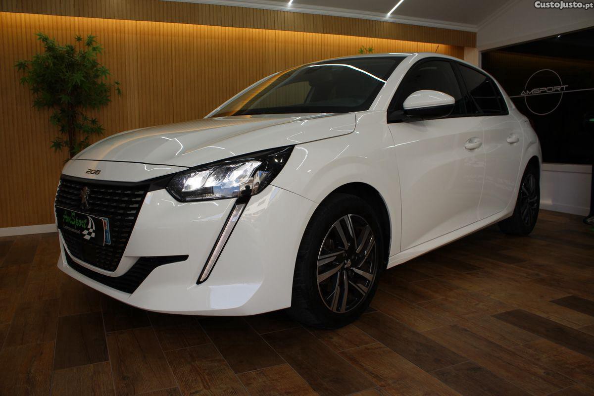 Peugeot 208 1.2 PureTech Allure Pack — photo 4