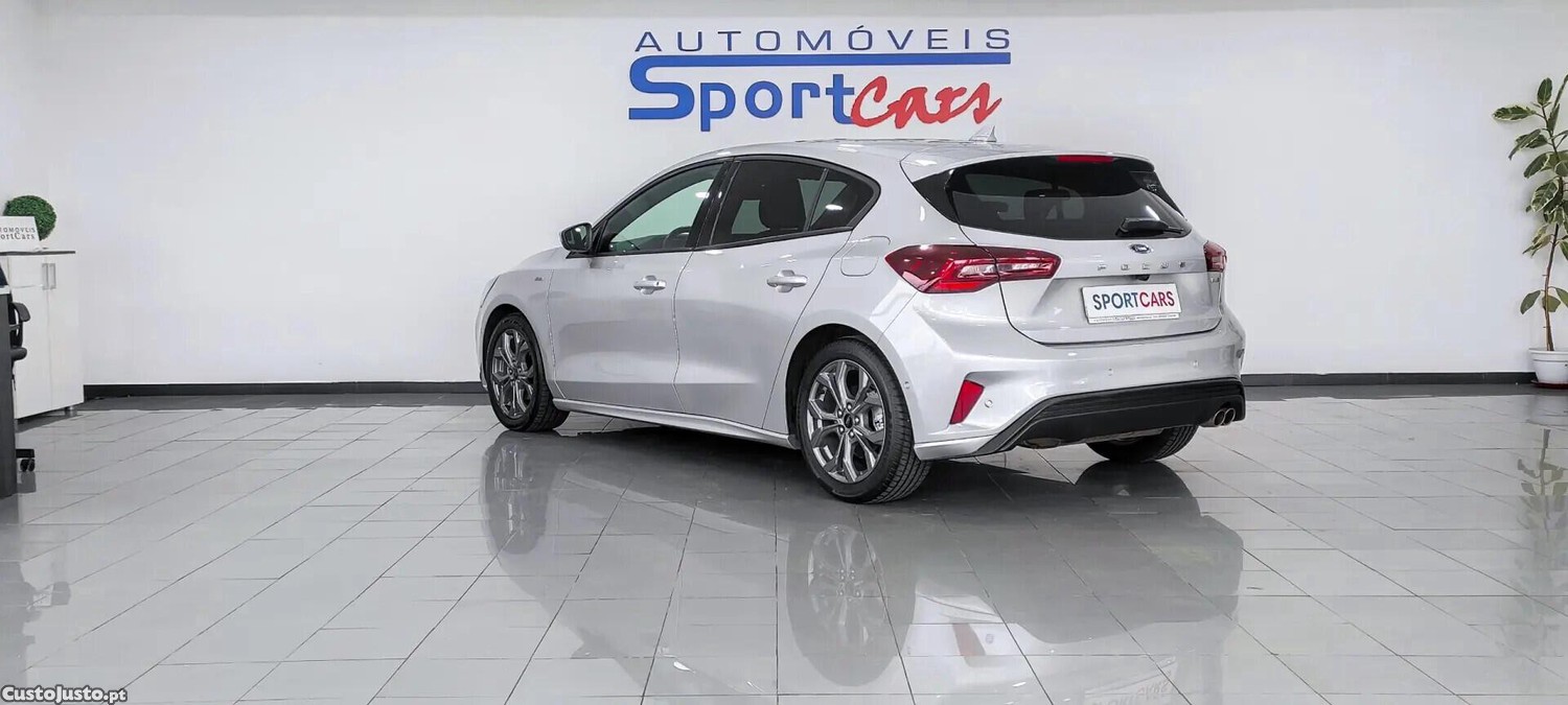 Ford Focus 1.0 EcoBoost MHEV ST-Line — fotografia 18