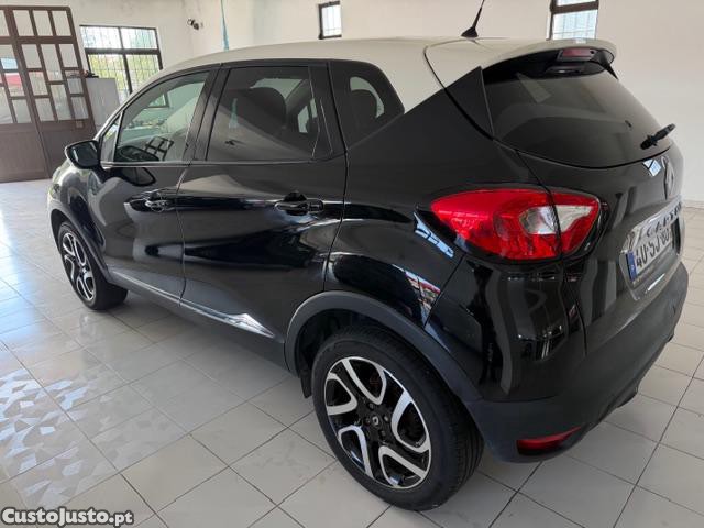 Renault Captur 0.9 TCE Exclusive - 17 foto 3