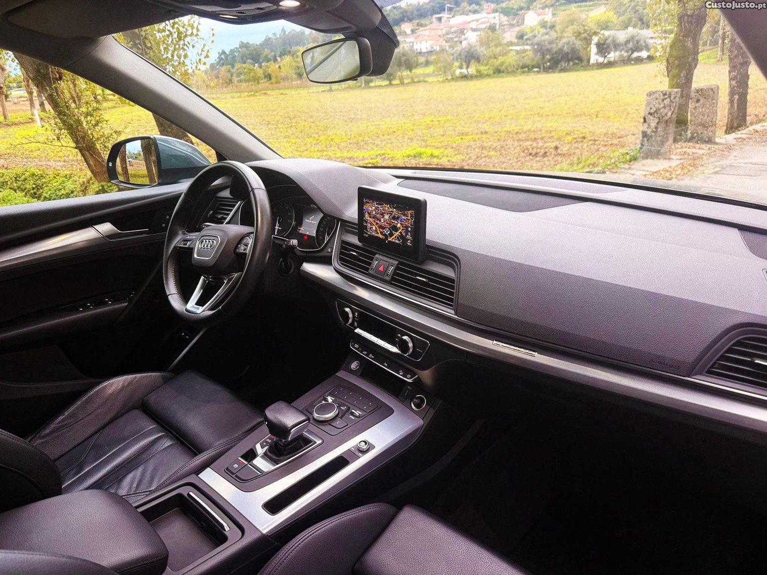 Audi Q5 50 TFSI e — fotografia 3