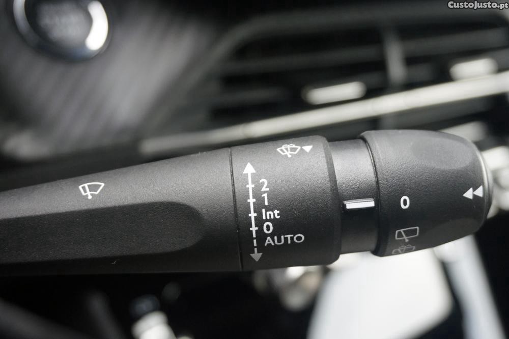 Peugeot e-2008 GT — fotografia 11
