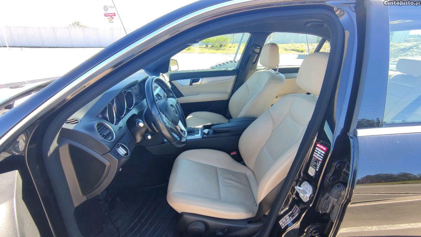 Mercedes-Benz C 250 AMG auto — fotografia 4