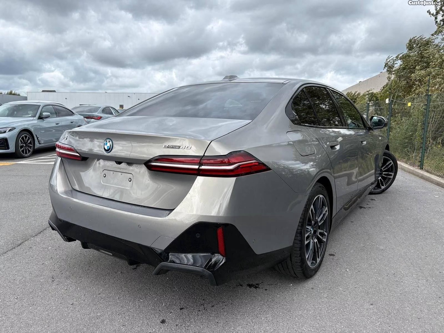 BMW i5 eDrive40 - 24 — photo 3