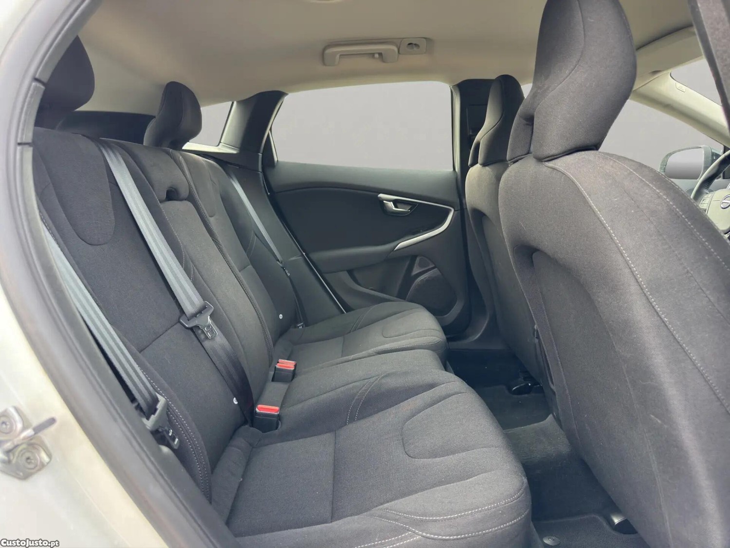 Volvo V40 2.0 D2 — fotografia 3