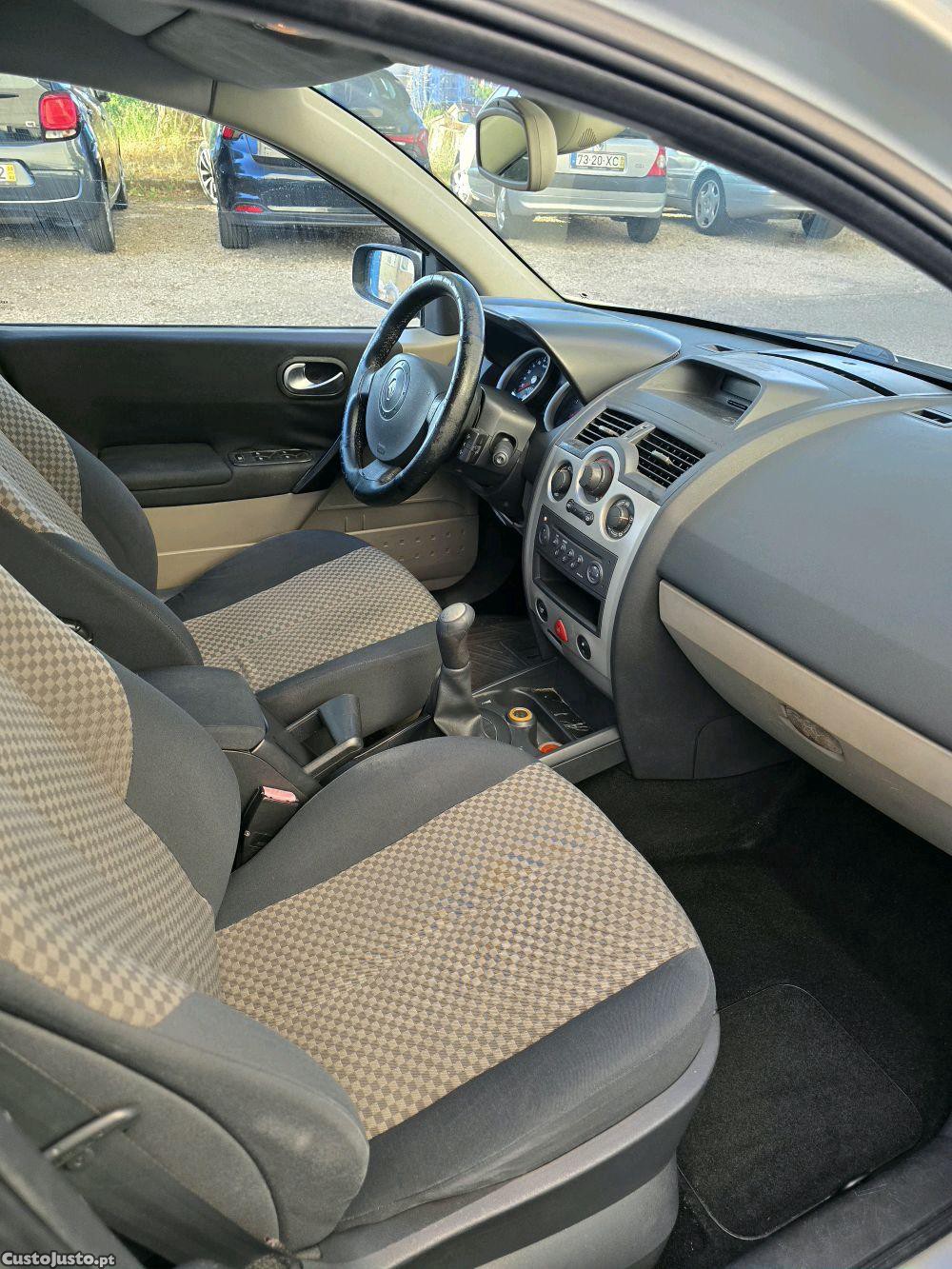 Renault Mégane expression confort — fotografia 4