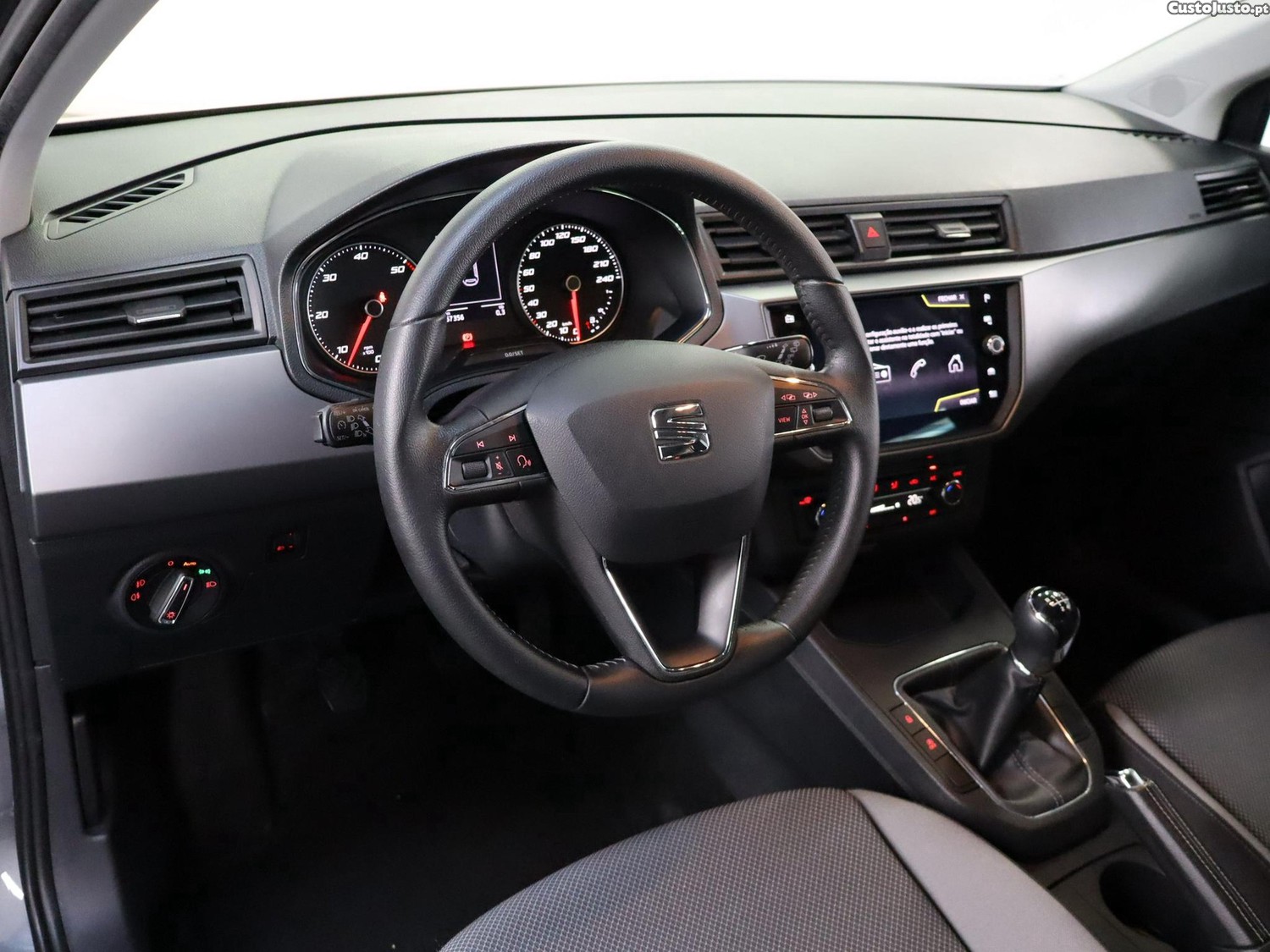 SEAT Ibiza 1.6 TDI Reference — fotografia 14