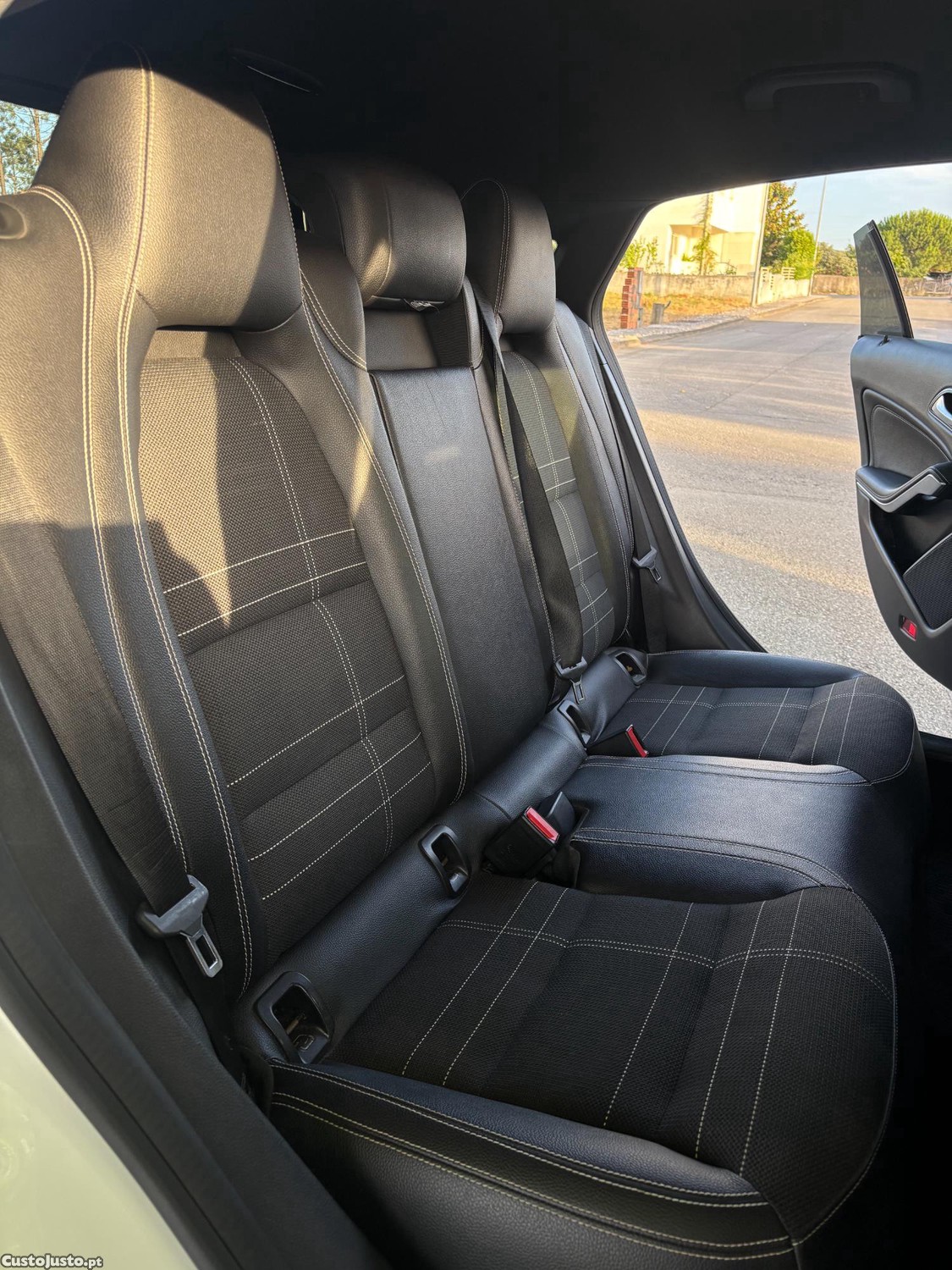 Mercedes-Benz CLA 180 Auto Shooting Break — fotografia 3
