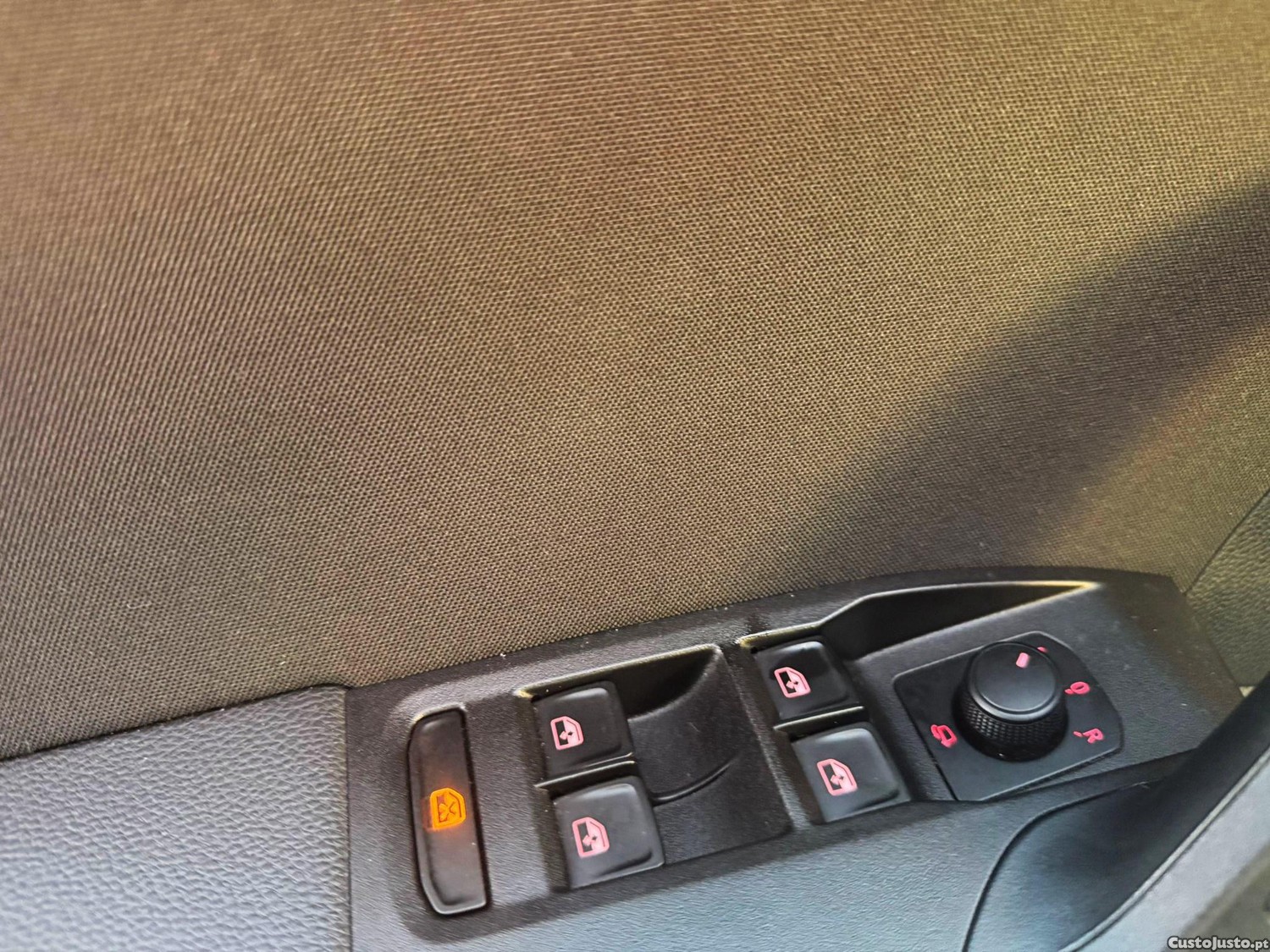SEAT Arona 1.0 TSI FR — fotografia 11