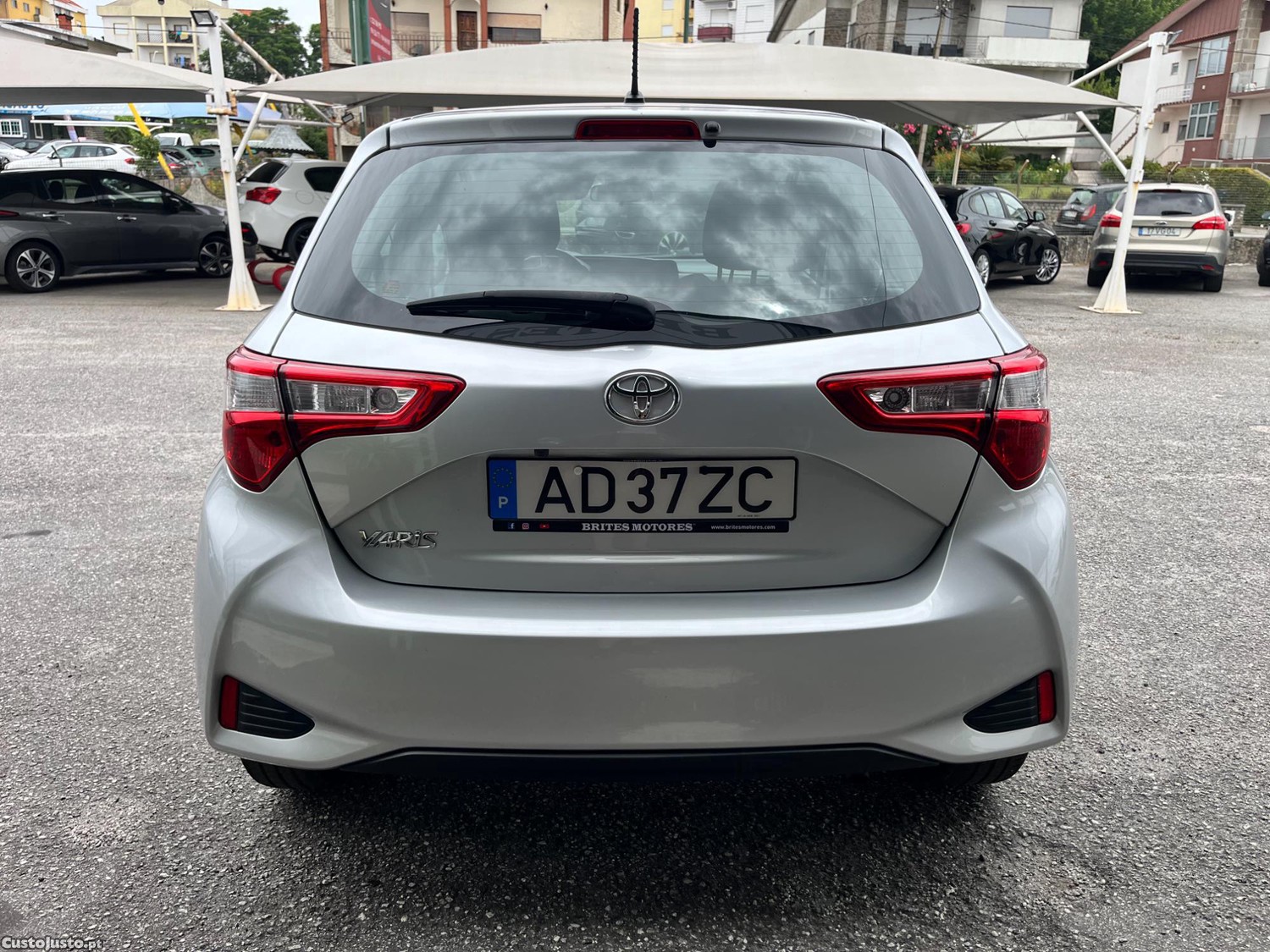 Toyota Yaris 1.0 VVT-i Comfort — fotografia 8