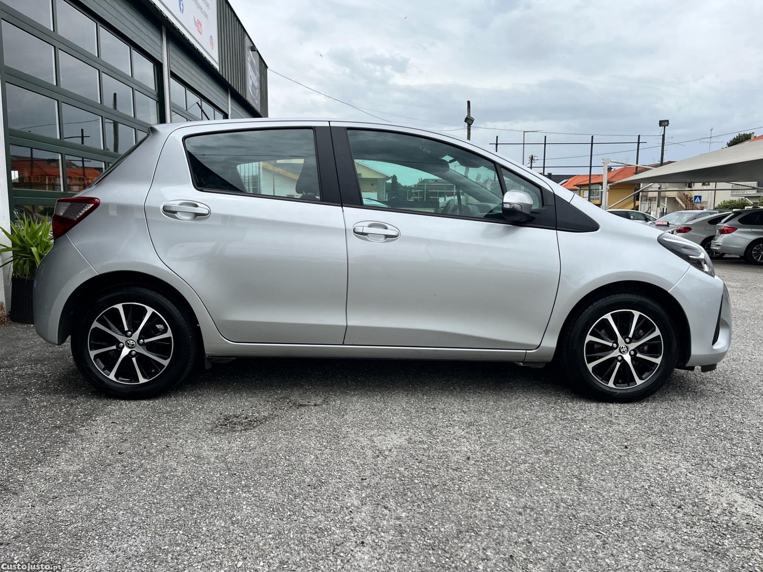 Toyota Yaris 1.0 VVT-i Comfort — fotografia 11