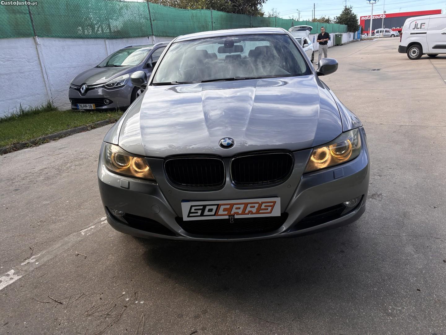 BMW 320 d Navigation Auto — fotografia 11
