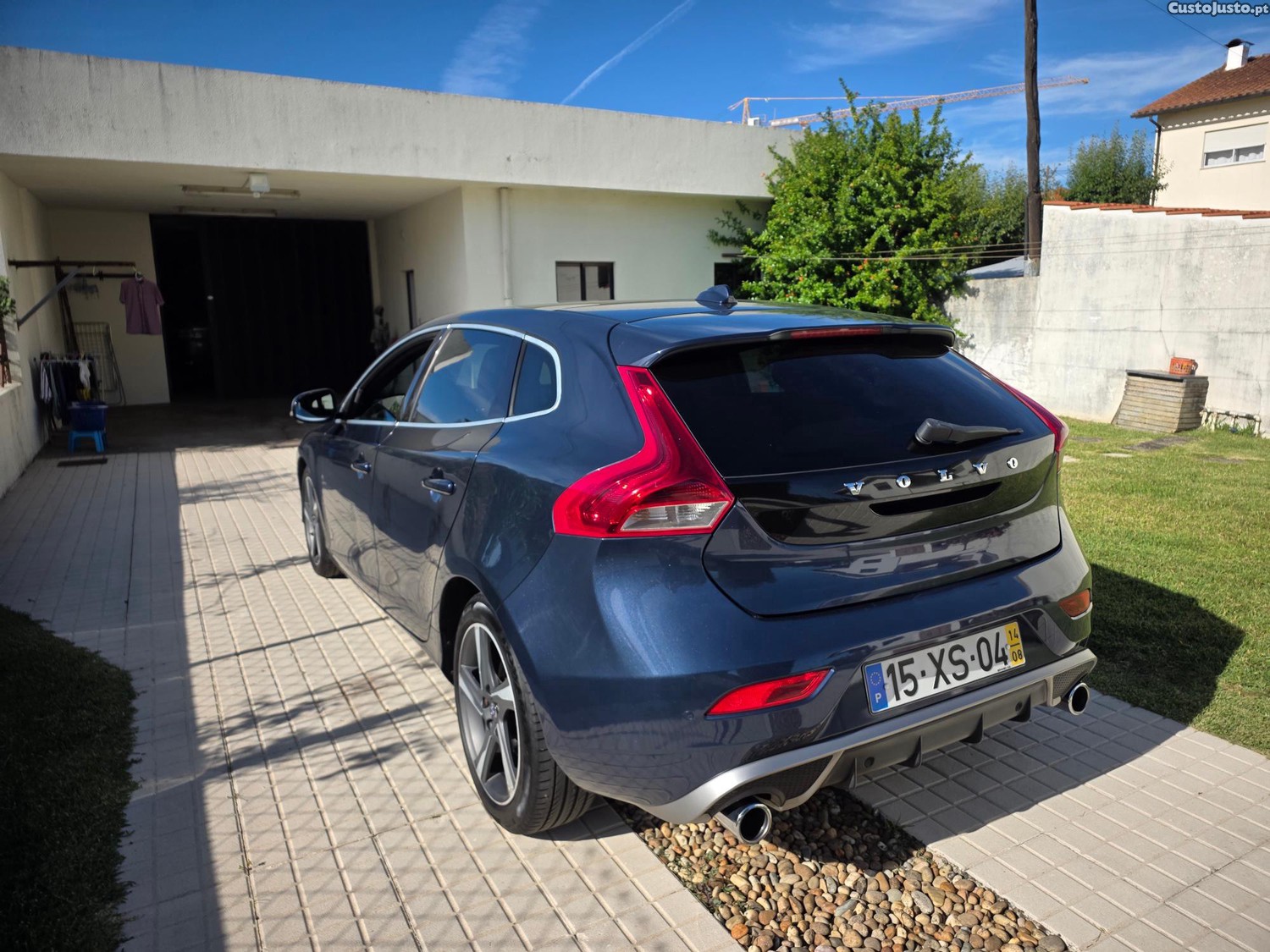 Volvo V40 1.6 D2 R-Design — fotografia 10