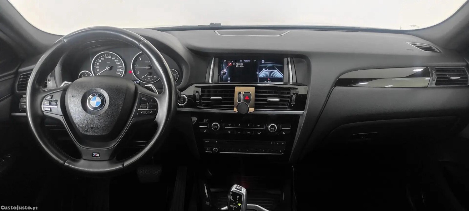BMW X4 20 d xDrive Pack M Auto — fotografia 24