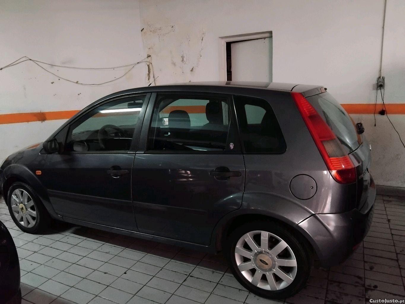 Ford Fiesta 1.4 tdci — fotografia 3