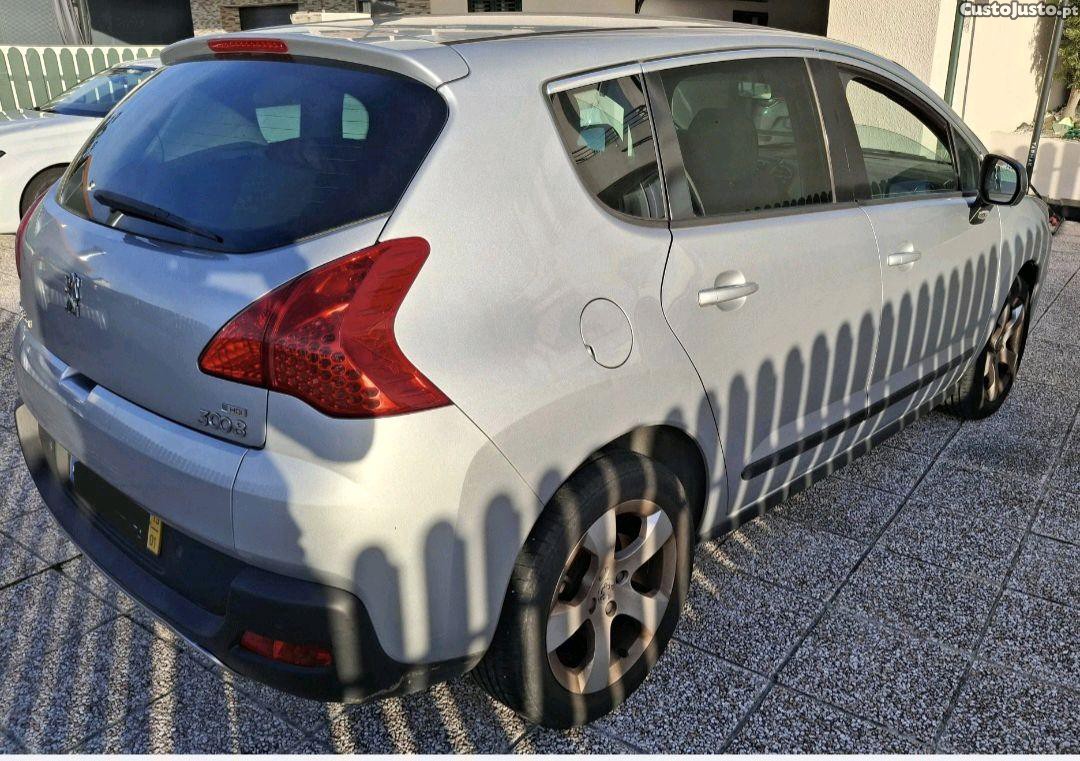 Peugeot 3008 1.6 - 13 — photo 3